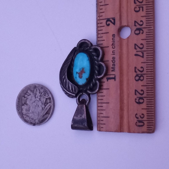 VERY VINTAGE Native American Natural Turquoise Sterling Silver w Feather PENDANT - Picture 9 of 16